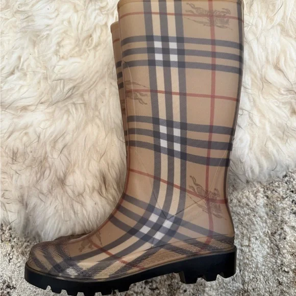 Burberry Novacheck Rain Boots - Picture 2 of 3